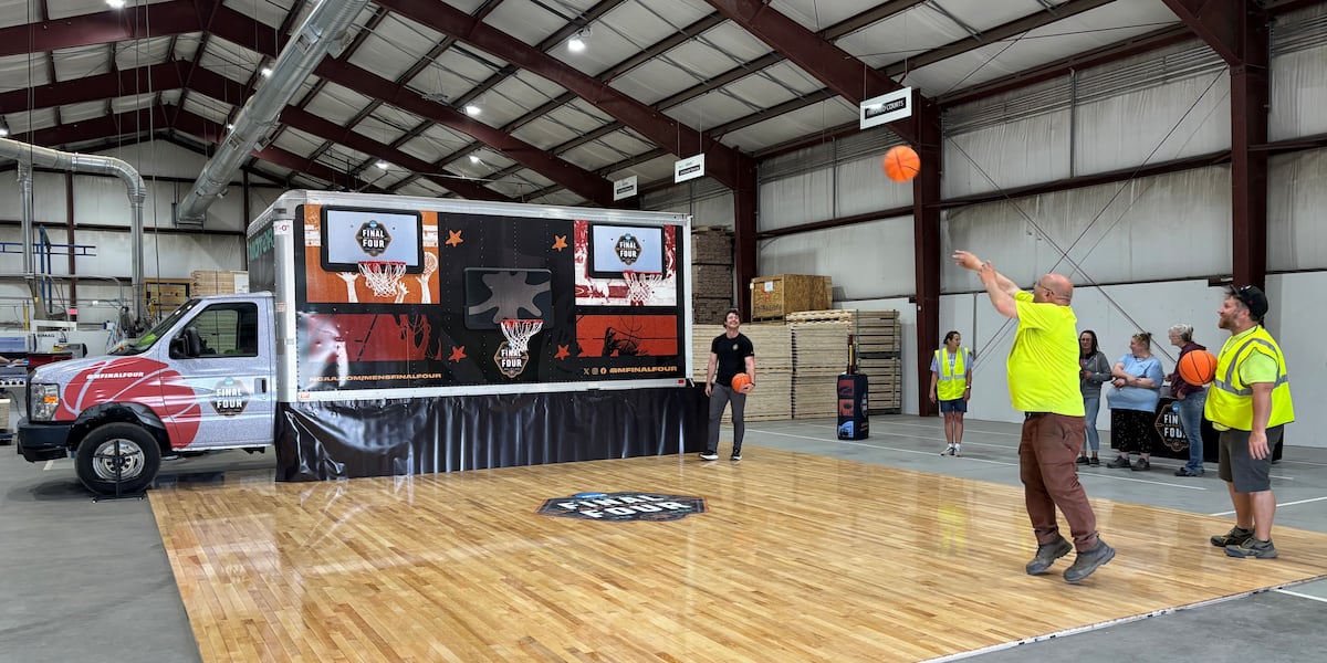 NCAA Fan Jam stops at Connor Sports