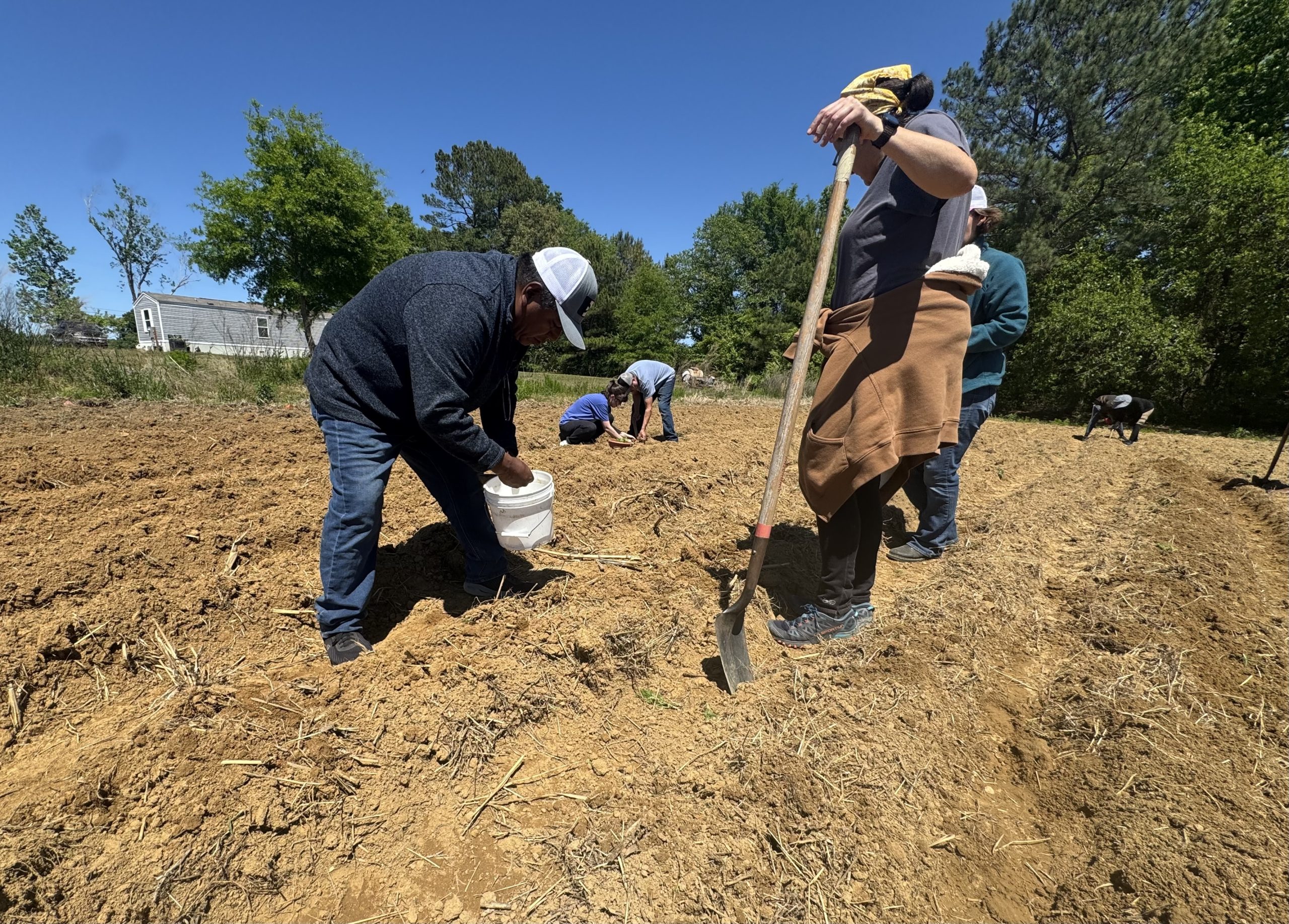 Migrant workers, allies prepare for hot summer