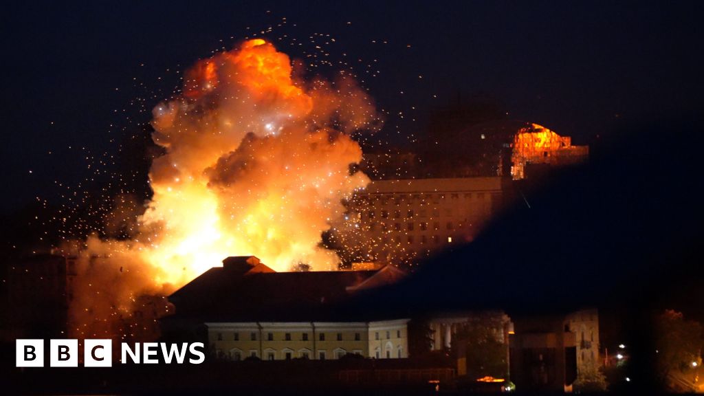 Russia ramps up threats against Ukraine. What does that say about the war? - BBC