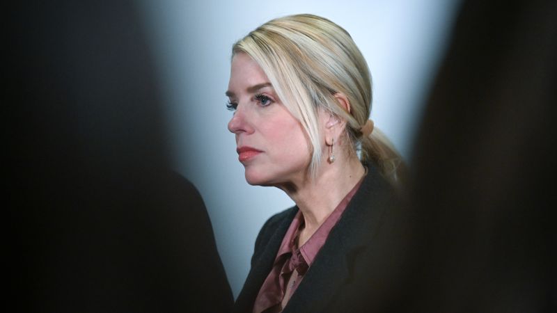 Former Attorney General Pam Bondi diagnosed with thyroid cancer and recovering from treatment
