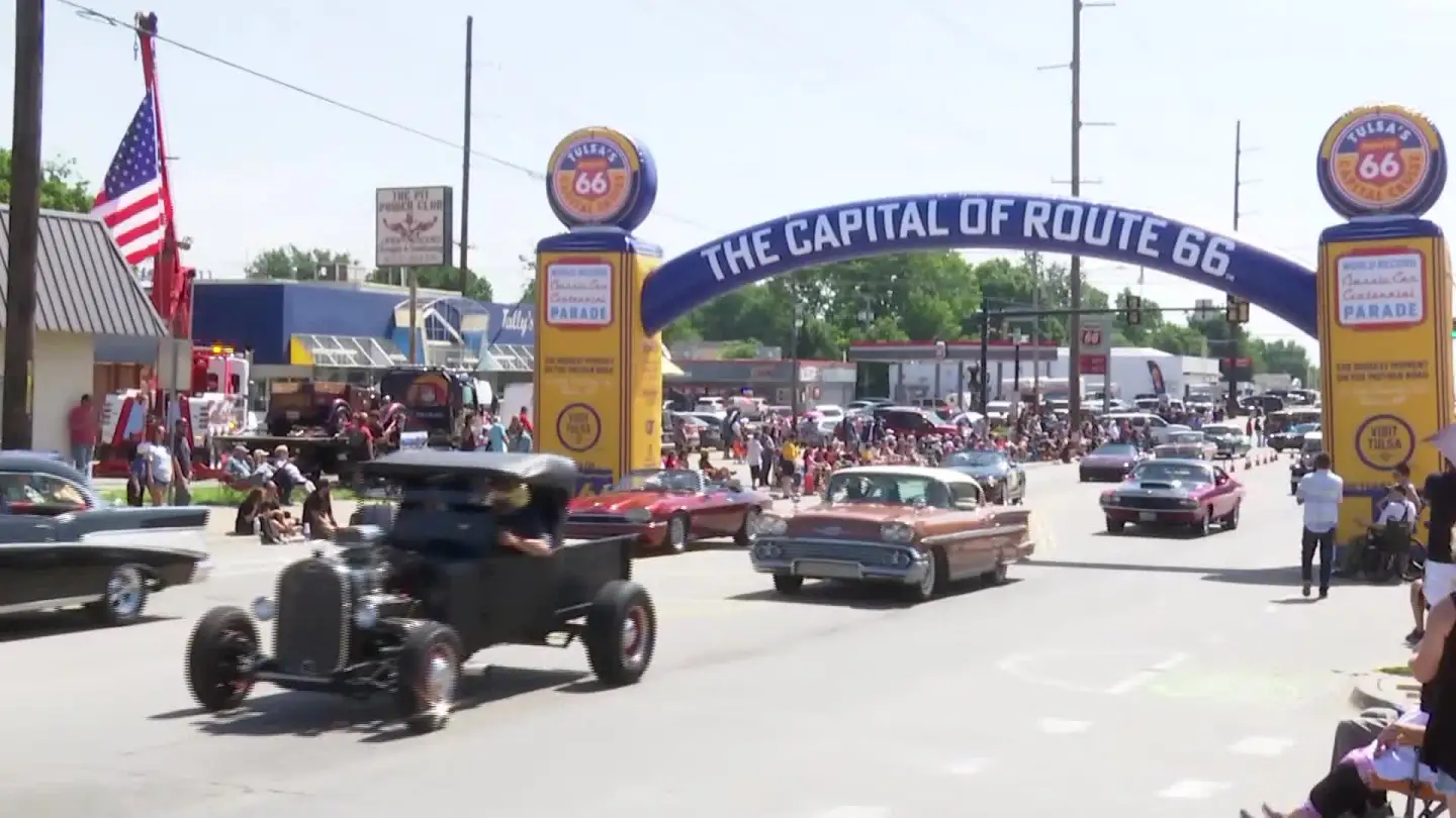 Tulsa breaks Guinness World Record with 3,596 vehicles in Route 66 Capital Cruise